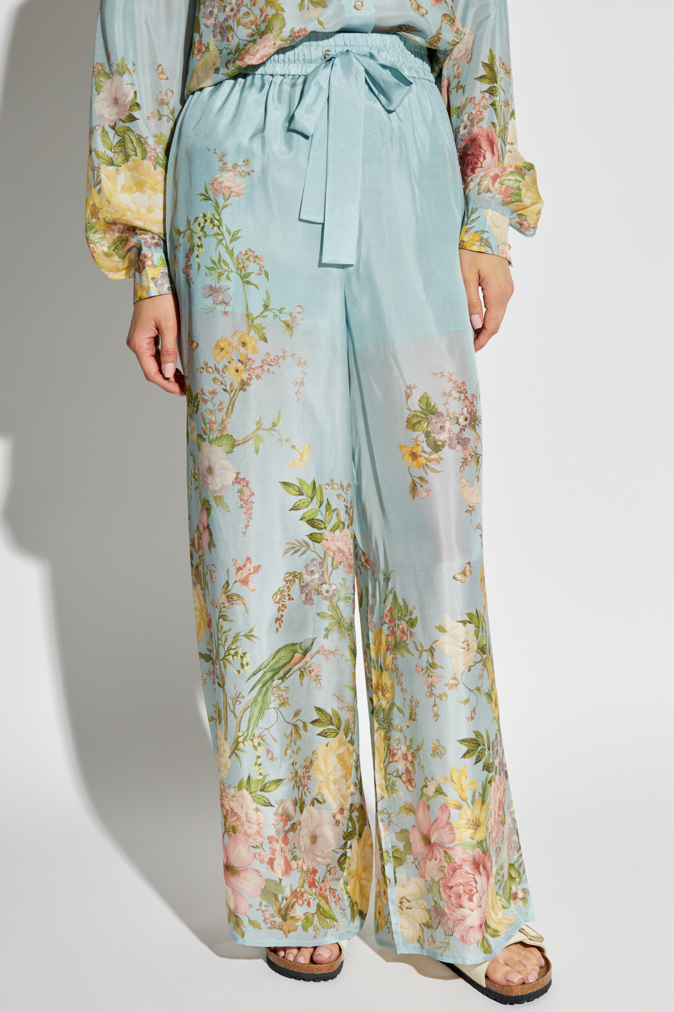 パンツ Floral Printed Silk Trousers printed-silk-pant-front.